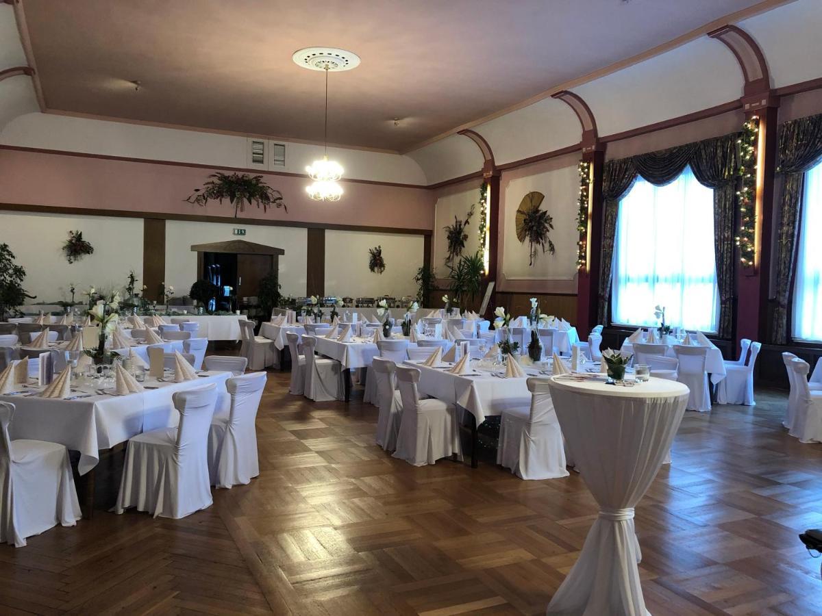 Hotel-Restaurant Wilhelmsbad Seesen Exteriör bild
