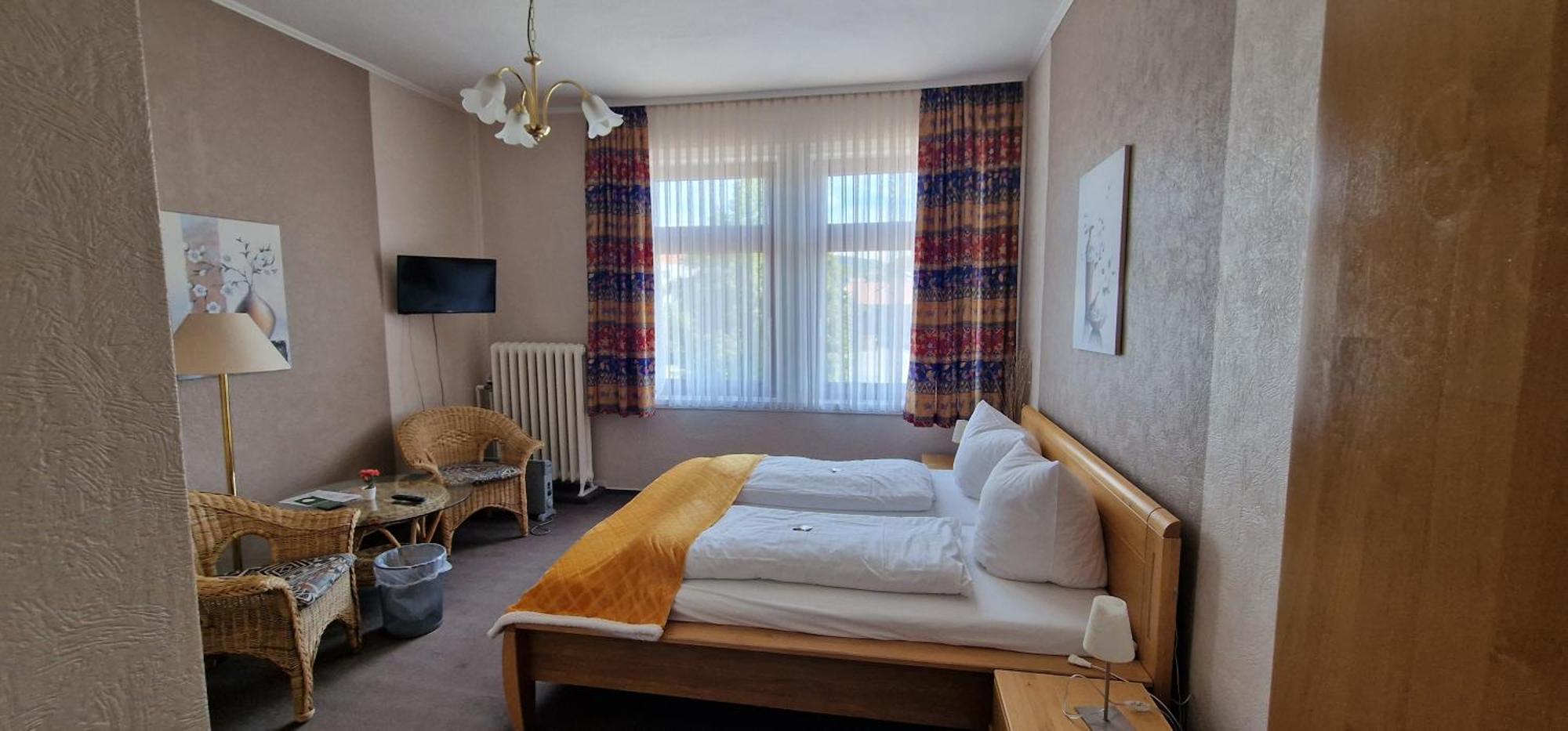Hotel-Restaurant Wilhelmsbad Seesen Rum bild
